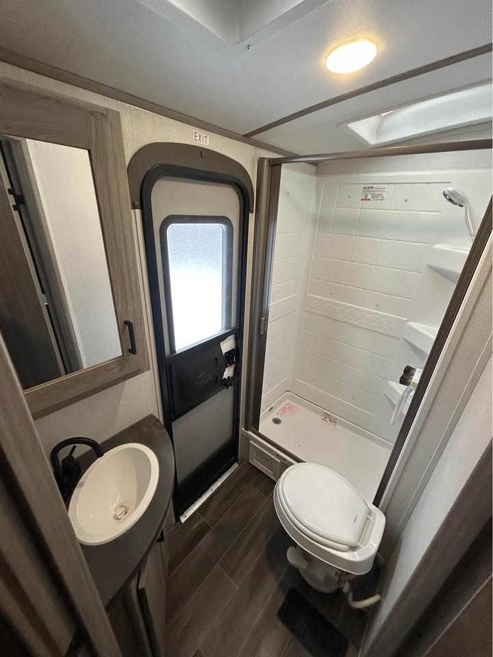 #8223 | 2022 Keystone Passport 2951BH Travel Trailer