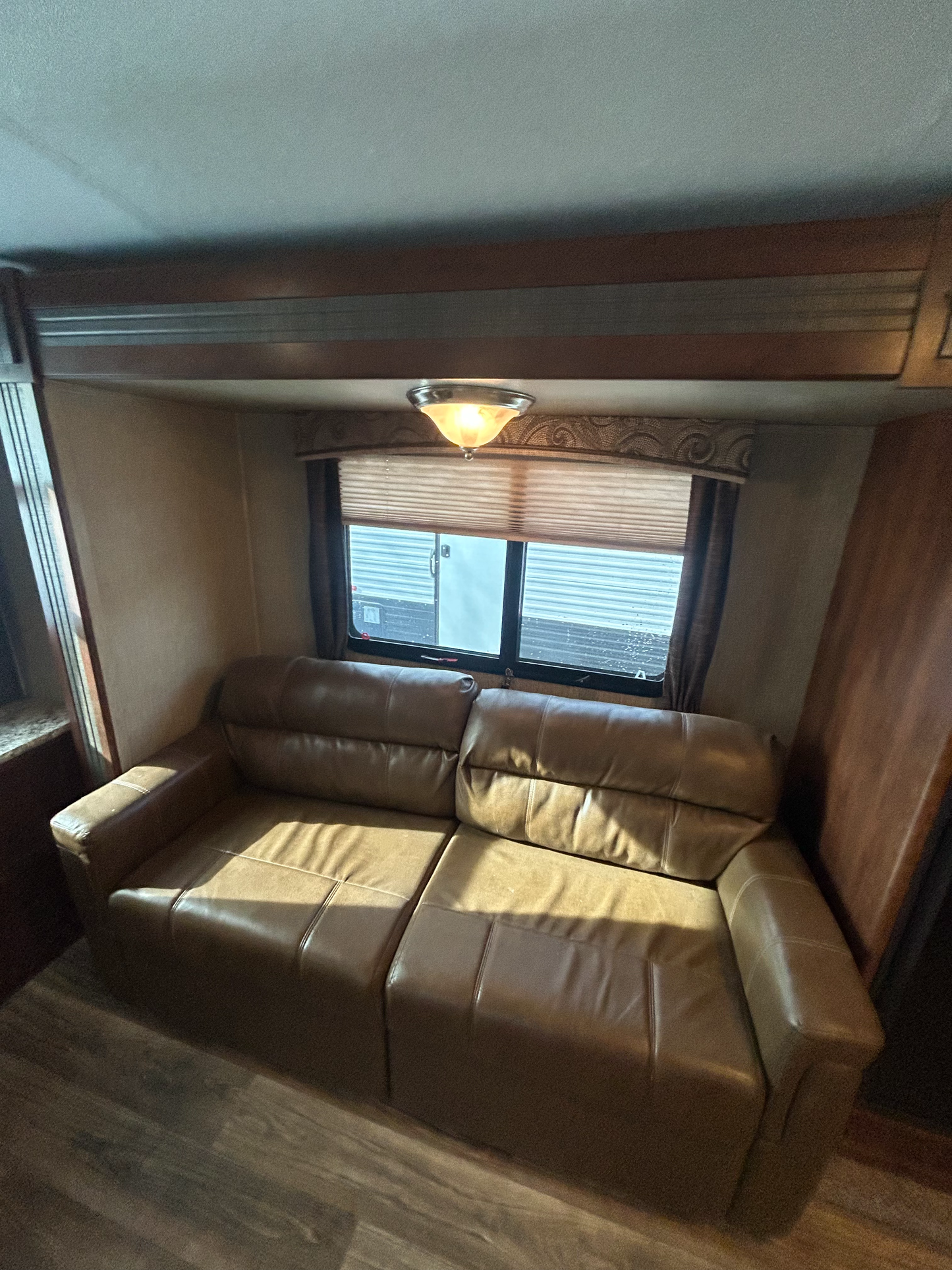 #8225 | 2015 Keystone Passport Elite 31RE Travel Trailer