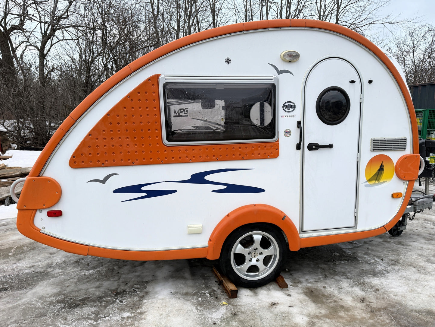 #8209 | 2009 Dutchmen T@B T1 Travel Trailer*