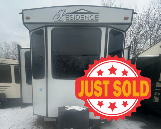 #8124 | 2021 Keystone Residence RE40LOFT Bungalow