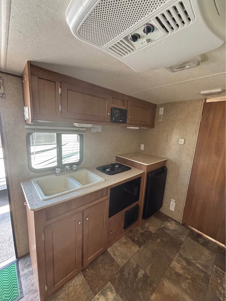 #8081 | 2016 FOREST RIVER Coachmen Apex Nano 191RBS