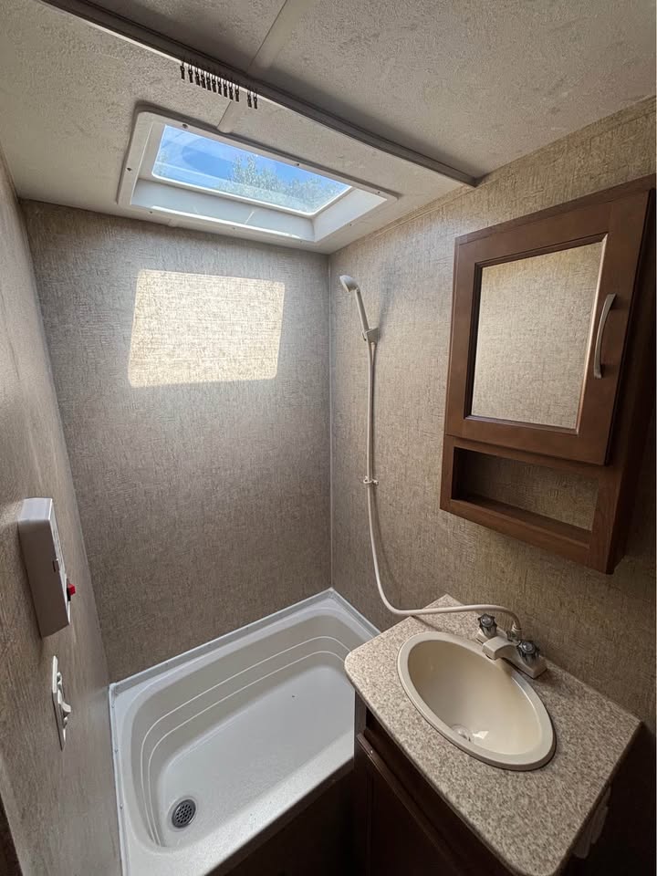 #8081 | 2016 FOREST RIVER Coachmen Apex Nano 191RBS