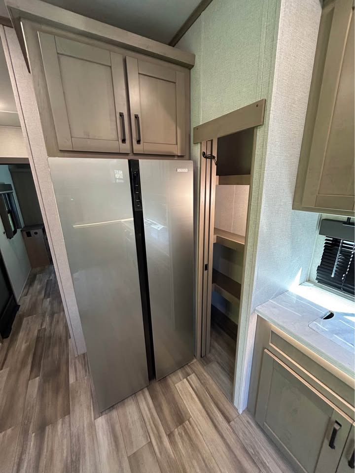 #8088 | 2023 GRAND DESIGN Reflection 370FLS