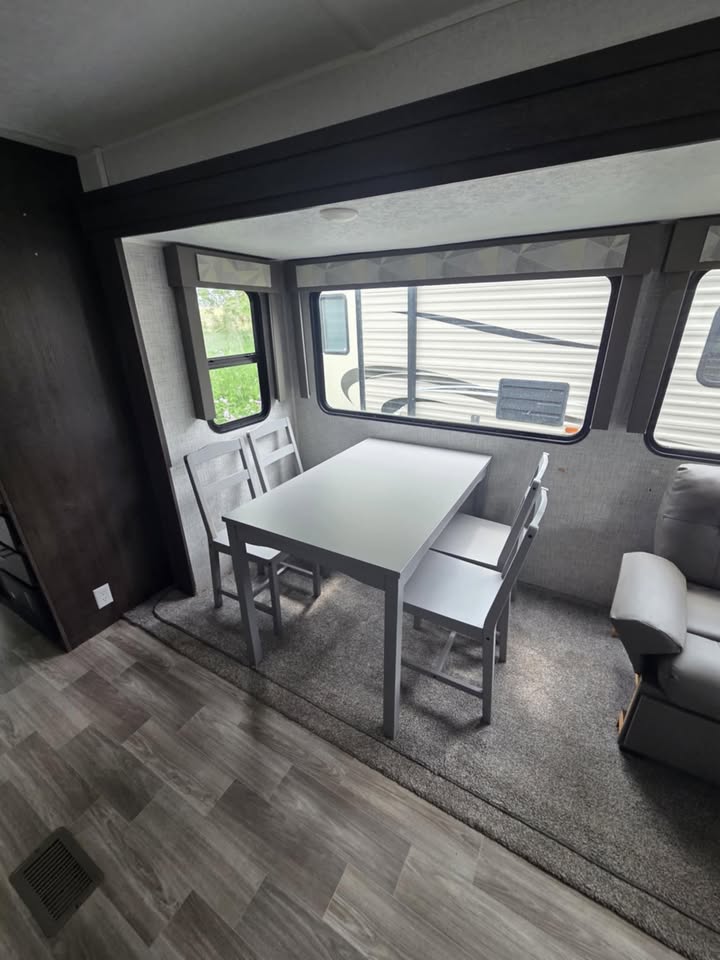#8098 | 2020 Forest River Salem 32BHDS Travel Trailer