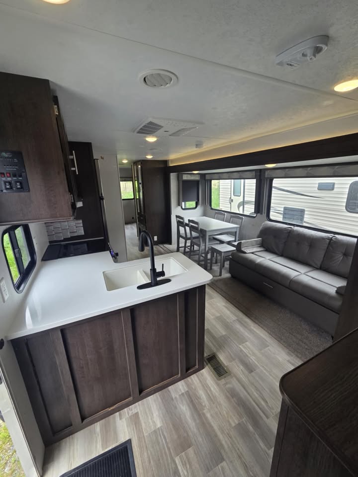 #8098 | 2020 Forest River Salem 32BHDS Travel Trailer