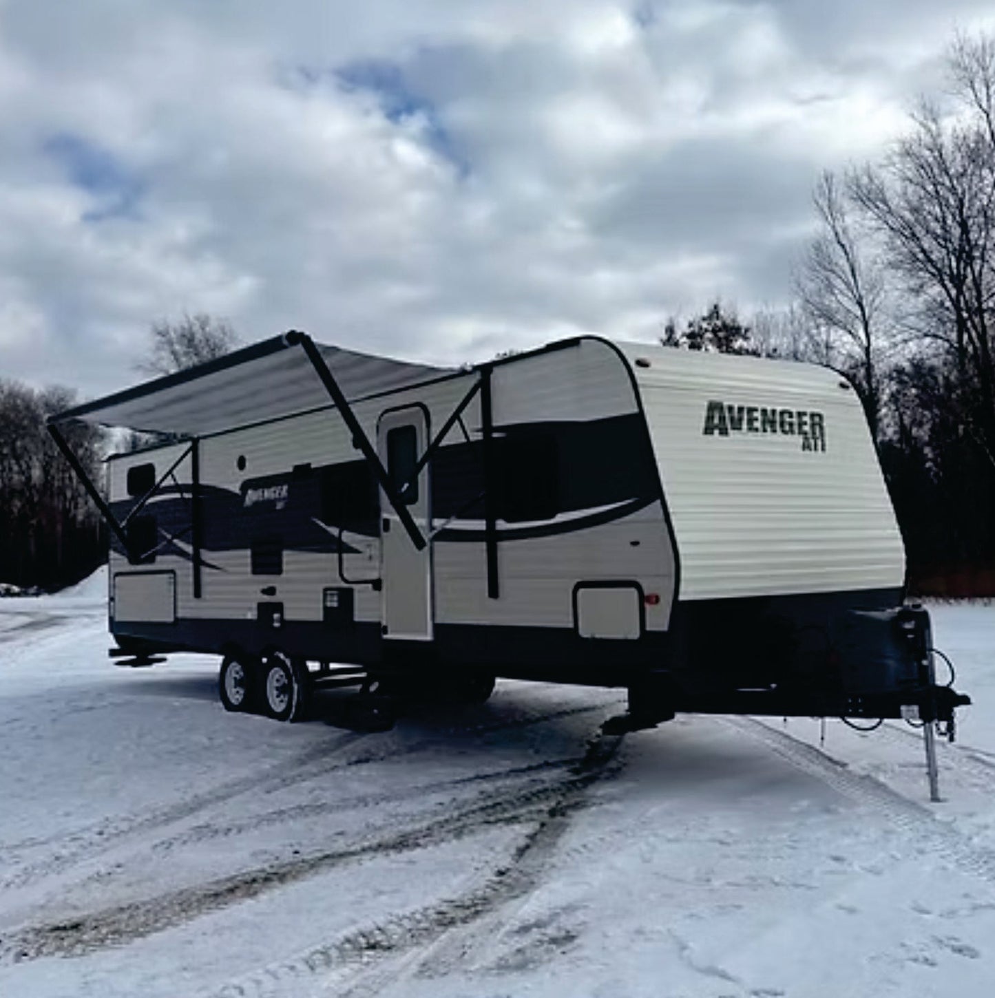 #8103 | 2018 Forest River Avenger 27DBS Travel Trailer