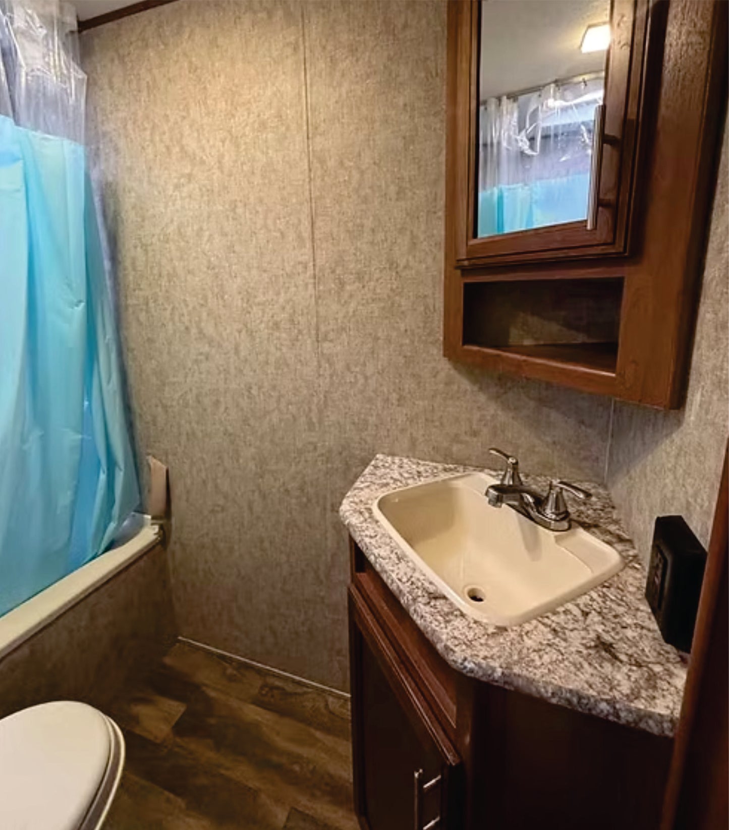 #8103 | 2018 Forest River Avenger 27DBS Travel Trailer