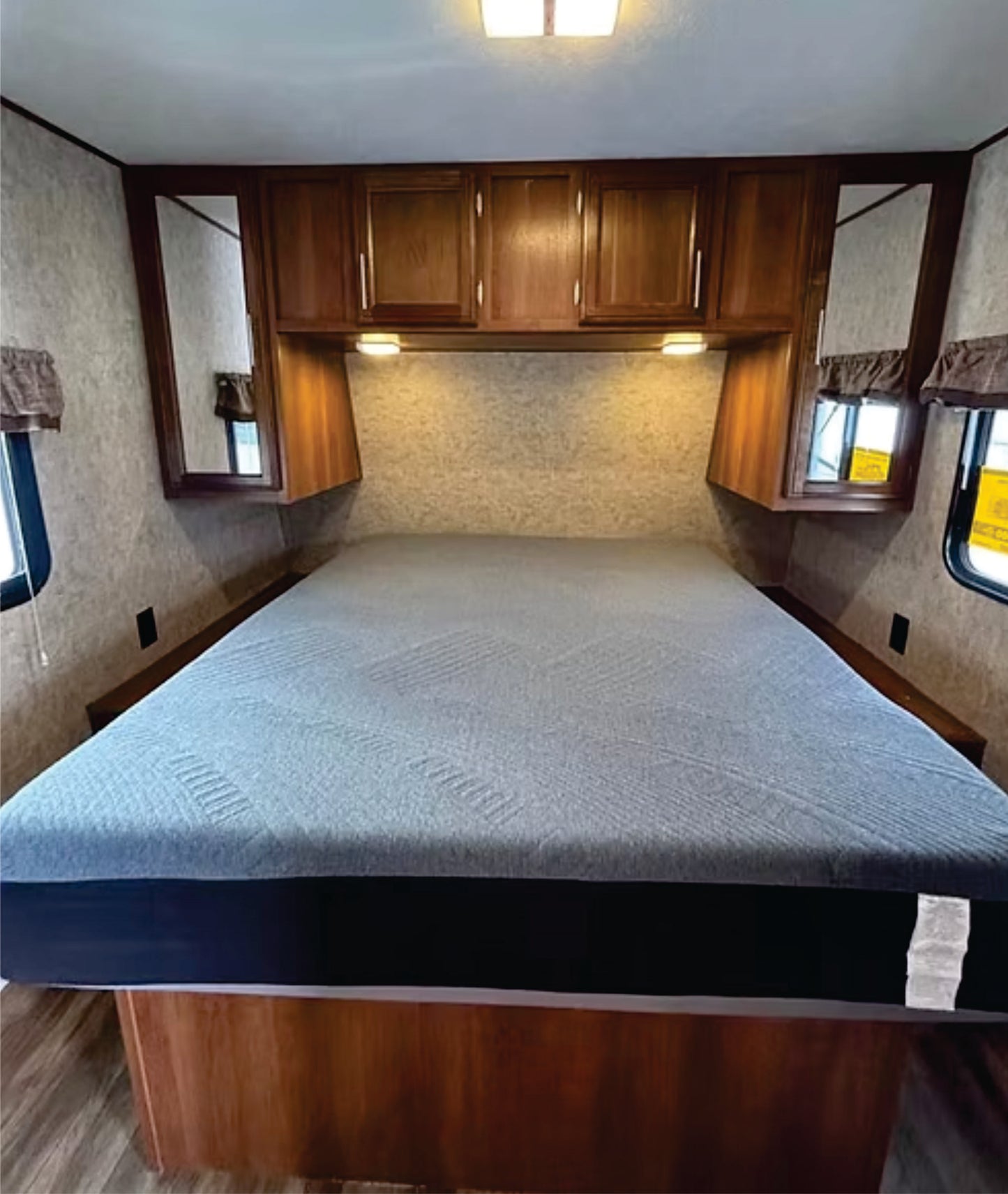 #8103 | 2018 Forest River Avenger 27DBS Travel Trailer