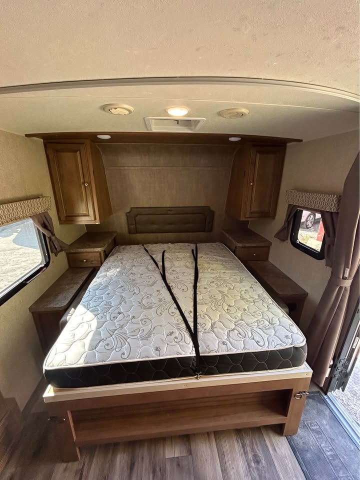#8107 | 2017 Forest River Micro Lite 23FKBS Travel Trailer