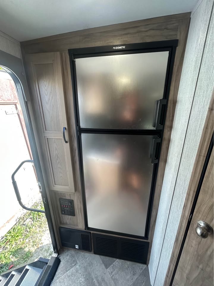 #8108 | 2022 Forest River Solaire 208SS Travel Trailer