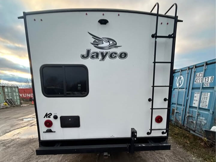 #8111 | 2020 Jayco Jay Feather 27BHB Travel Trailer