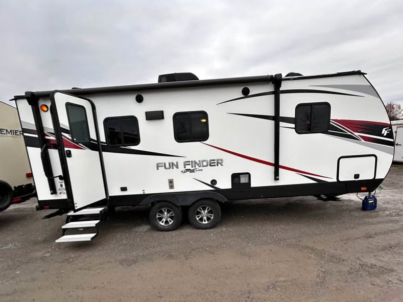 #8112 | 2018 Heartland Fun Finder 21RB Travel Trailer