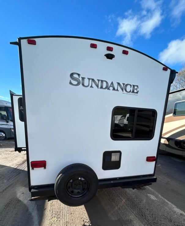#8115 | 2019 HEARTLAND Sundance Ultra Lite 241BH