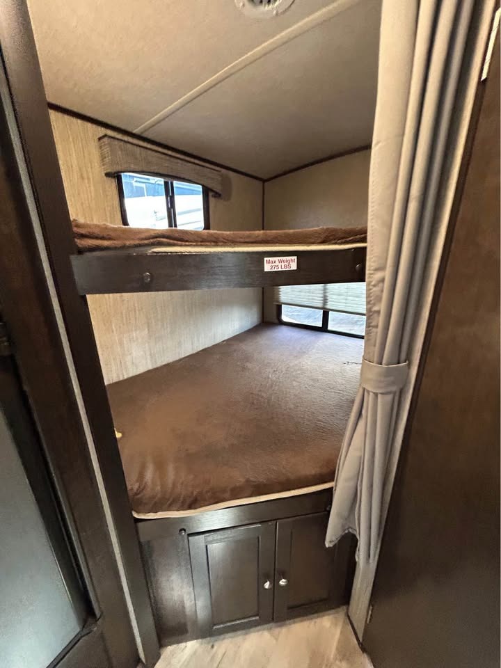 #8115 | 2019 HEARTLAND Sundance Ultra Lite 241BH