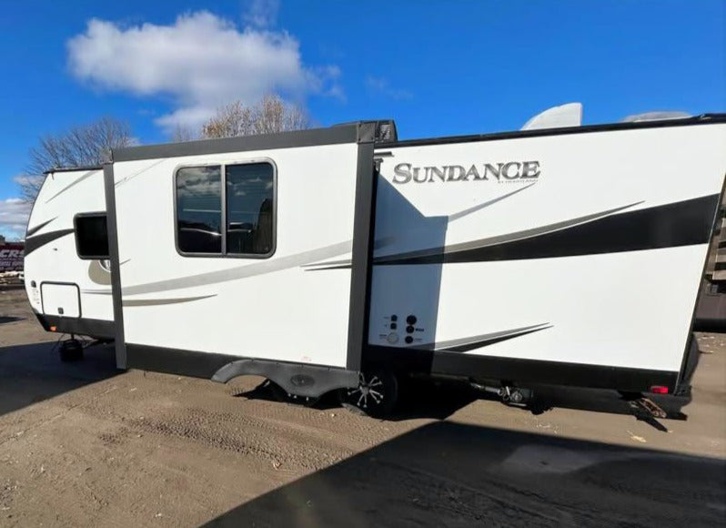 #8115 | 2019 HEARTLAND Sundance Ultra Lite 241BH