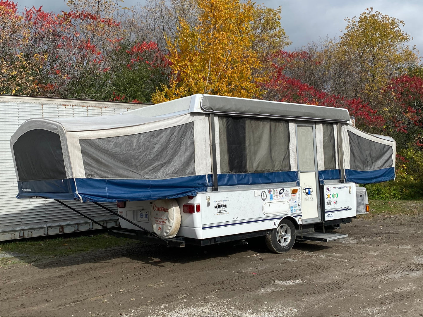 #8118 | 2008 Fleetwood Utah 4281 Tent Trailer