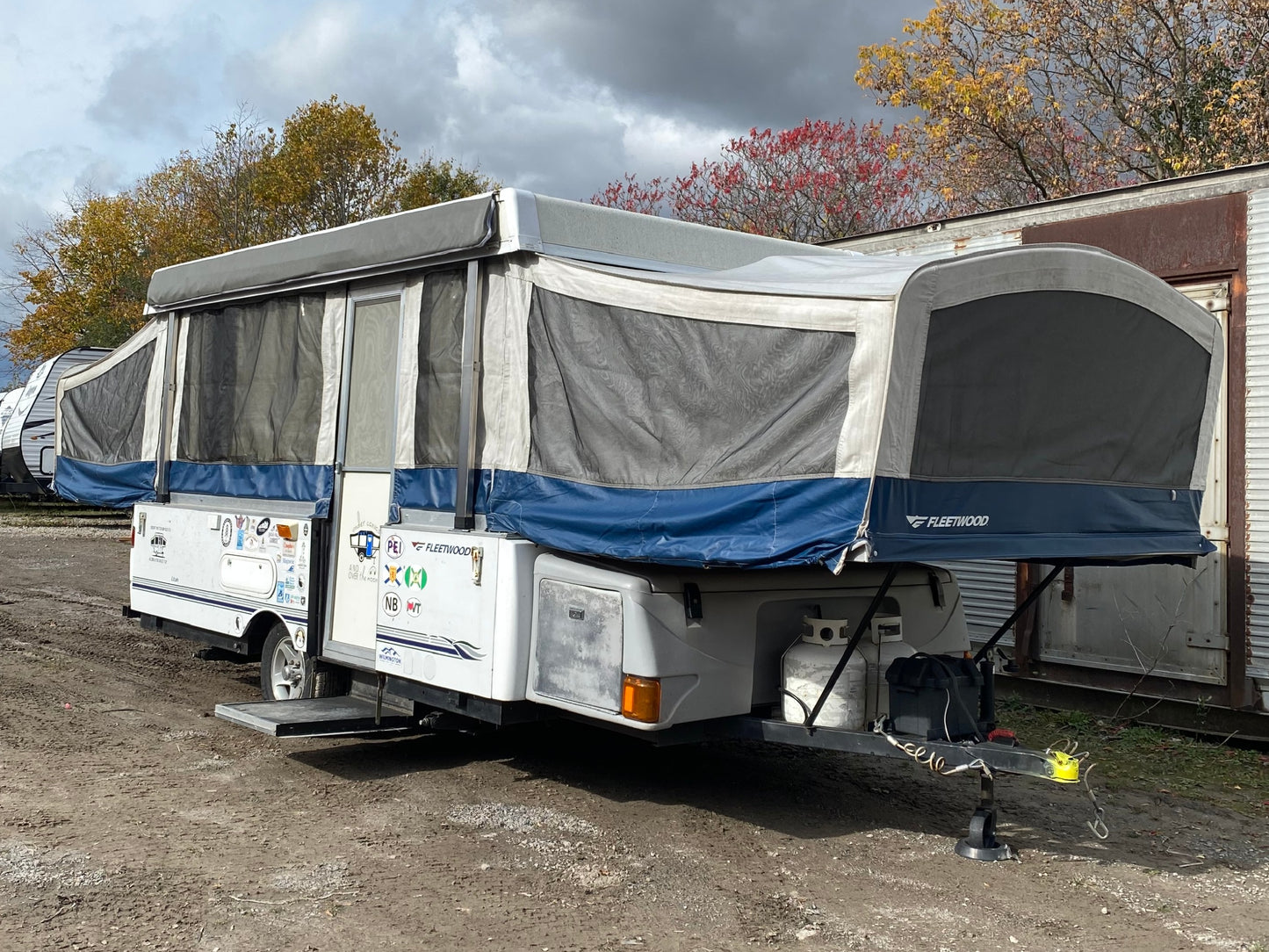#8118 | 2008 Fleetwood Utah 4281 Tent Trailer