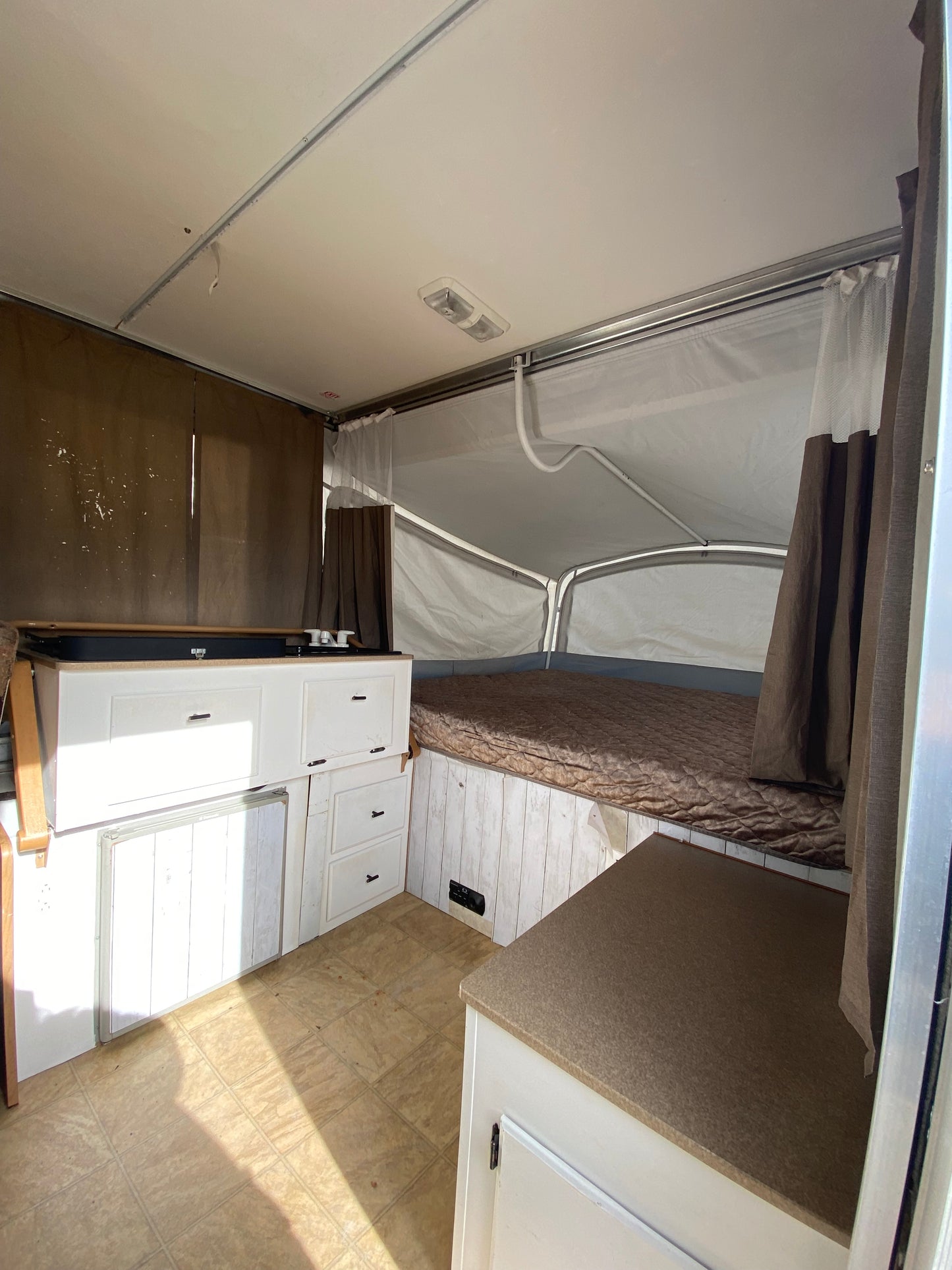 #8118 | 2008 Fleetwood Utah 4281 Tent Trailer
