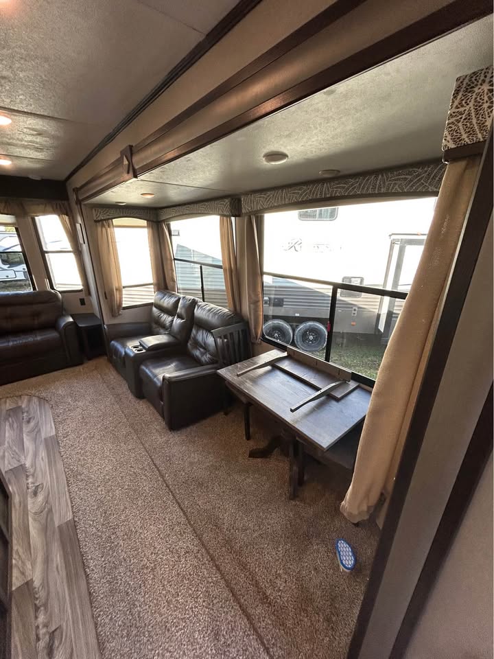 #8123 | 2019 Keystone Residence 40LOFT Bungalow