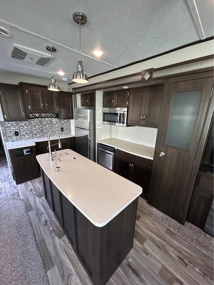 #8123 | 2019 Keystone Residence 40LOFT Bungalow