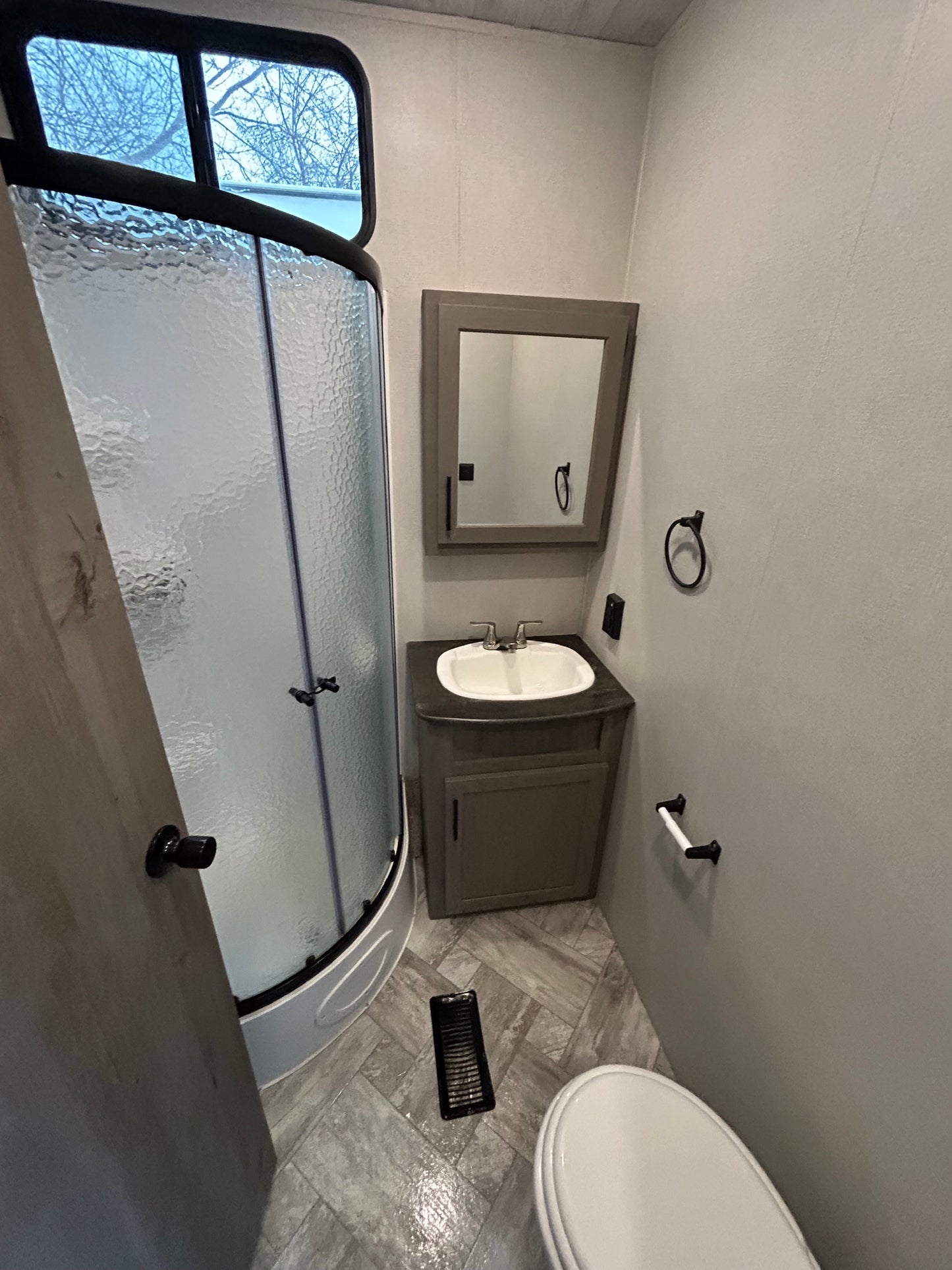 #8124 | 2021 Keystone Residence RE40LOFT Bungalow