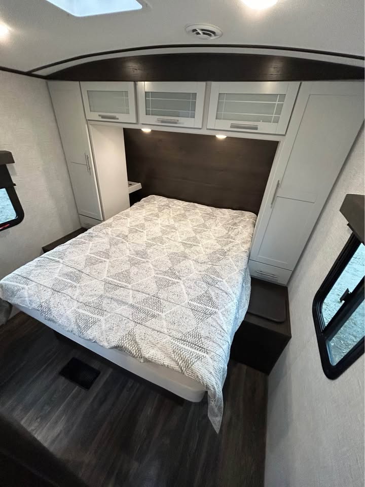 #8129 | 2021 KEYSTONE Premier 30RI