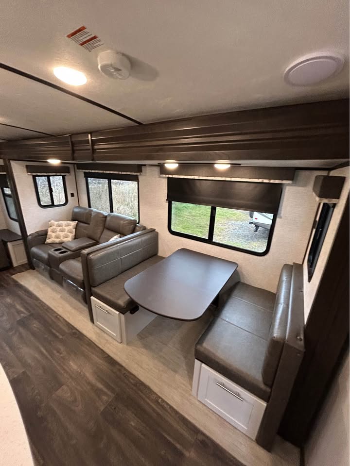 #8129 | 2021 KEYSTONE Premier 30RI