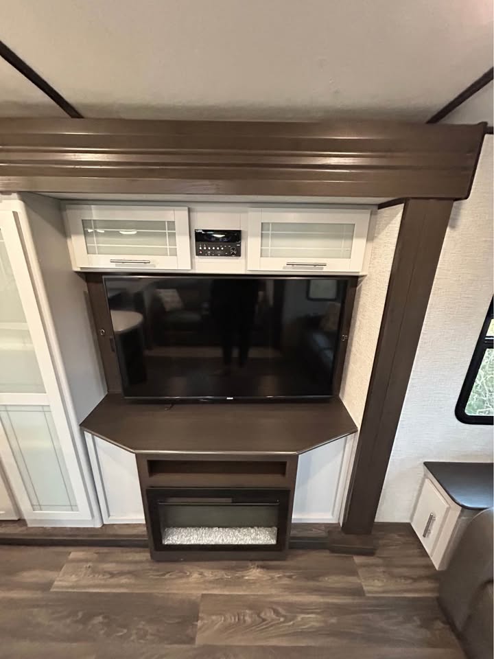 #8129 | 2021 KEYSTONE Premier 30RI