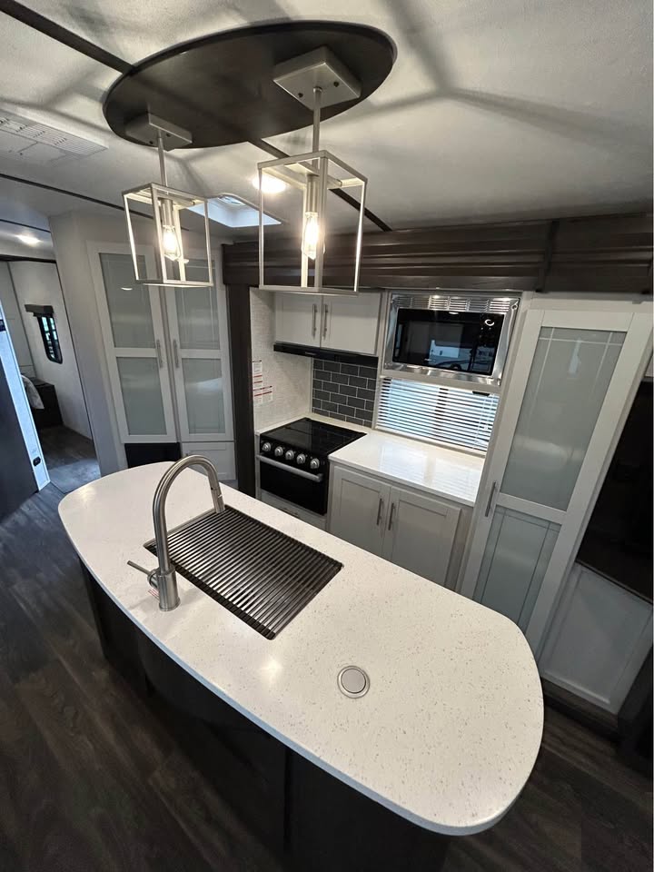 #8129 | 2021 KEYSTONE Premier 30RI