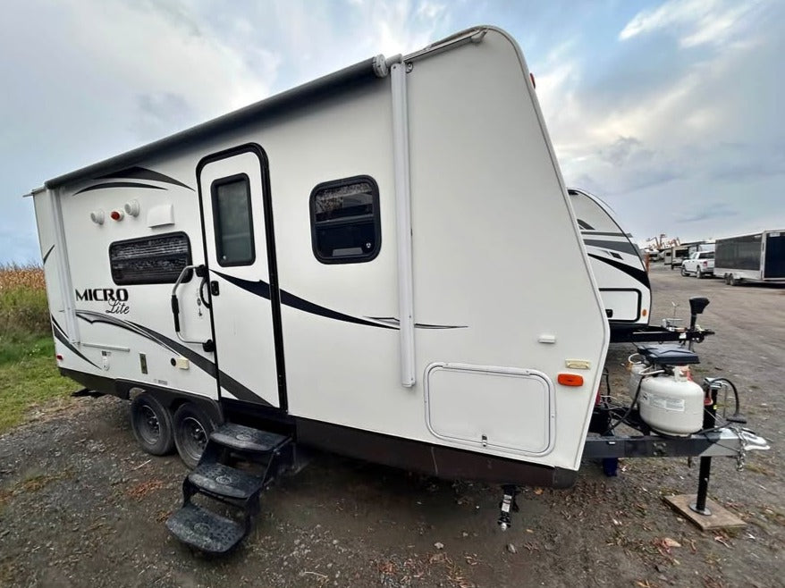#8131 | 2013 Forest River Micro Lite 21DS Travel Trailer