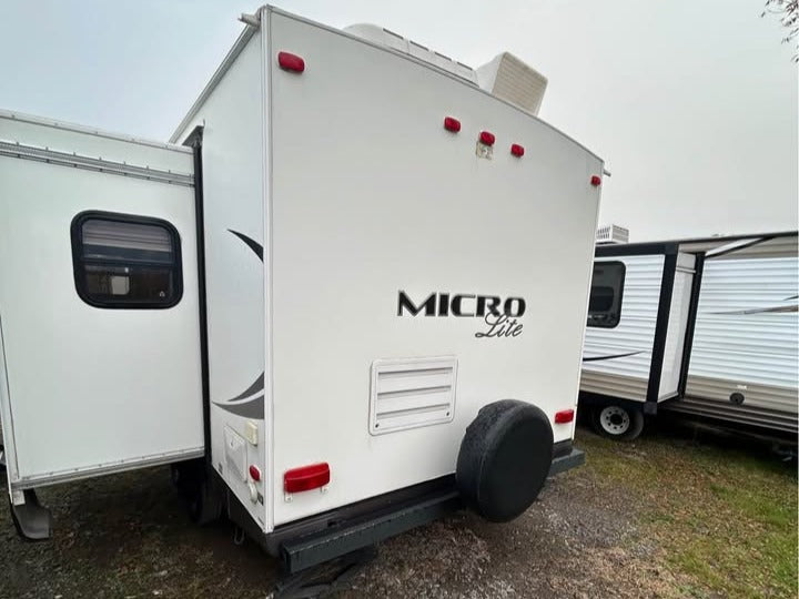 #8131 | 2013 Forest River Micro Lite 21DS Travel Trailer