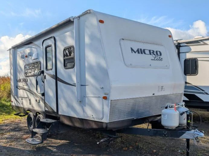 #8131 | 2013 Forest River Micro Lite 21DS Travel Trailer