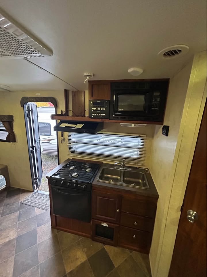 #8131 | 2013 Forest River Micro Lite 21DS Travel Trailer