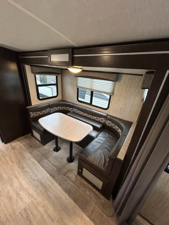 #8132 | 2019 Heartland Shadow Cruiser Ultra Lite 225RBS Travel Trailer