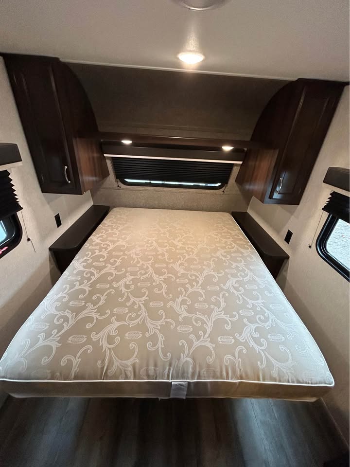 #8133 | 2018 Jayco Jay Flight 195RB Travel Trailer