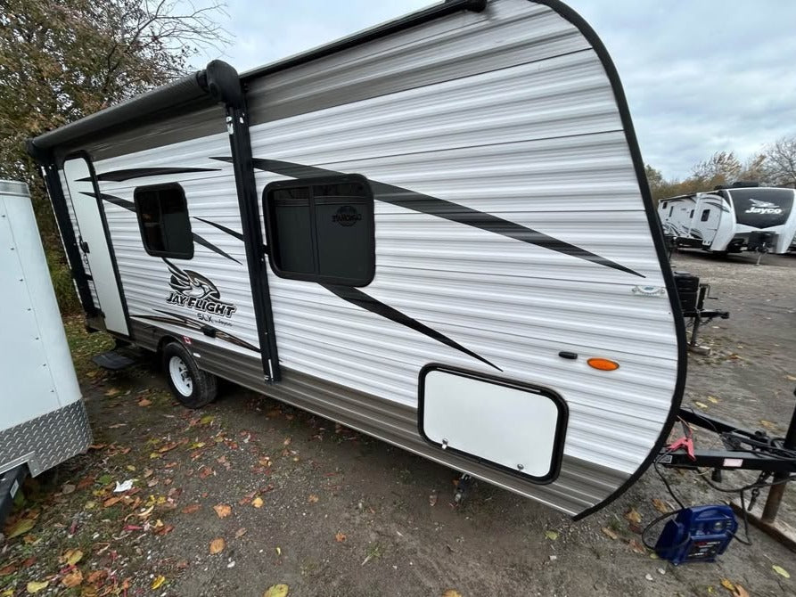 #8133 | 2018 Jayco Jay Flight 195RB Travel Trailer