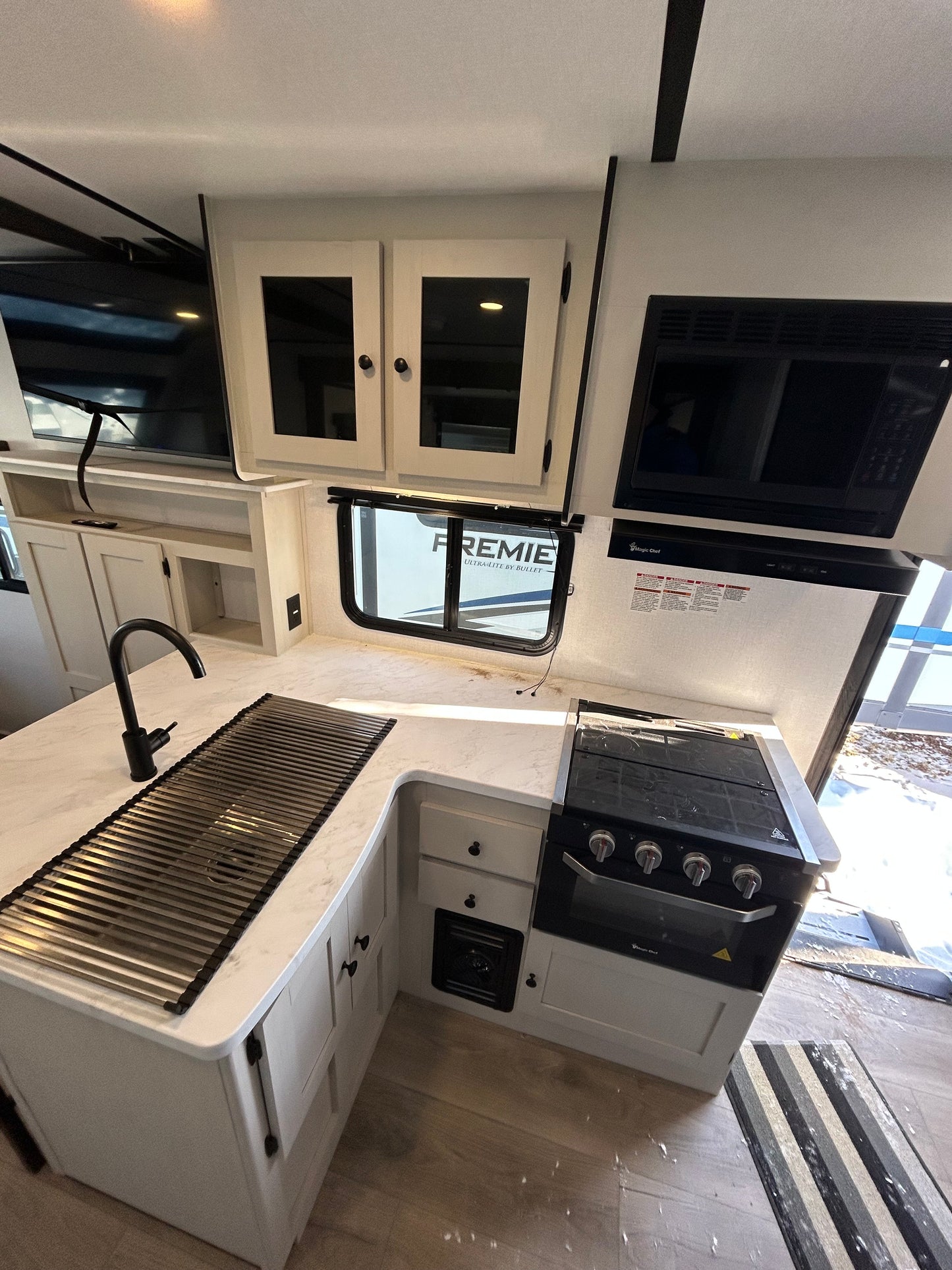 #8150 | 2025 FR Coachmen Northern Spirit 1943RB Ultra Lite Travel Trailer