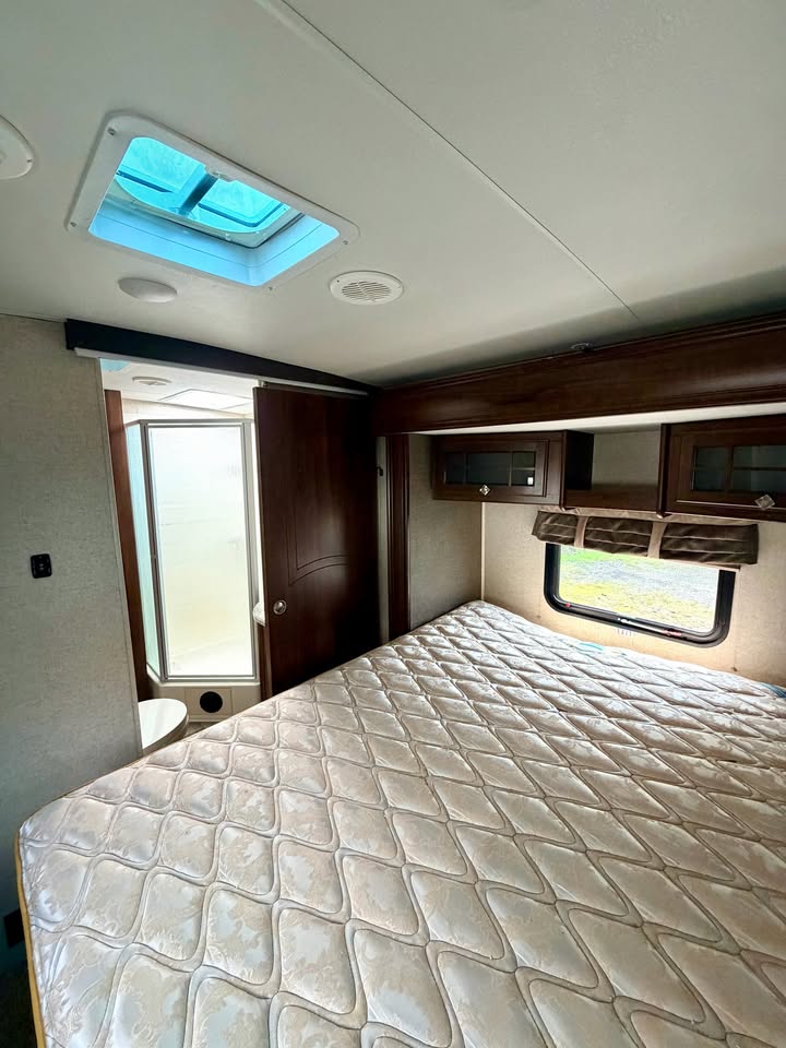 #8195 | 2015 Heartland North Trail 32RETS Travel Trailer