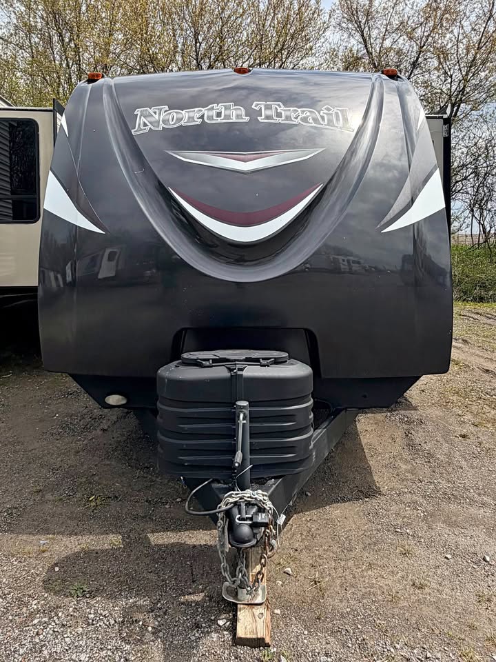 #8195 | 2015 Heartland North Trail 32RETS Travel Trailer