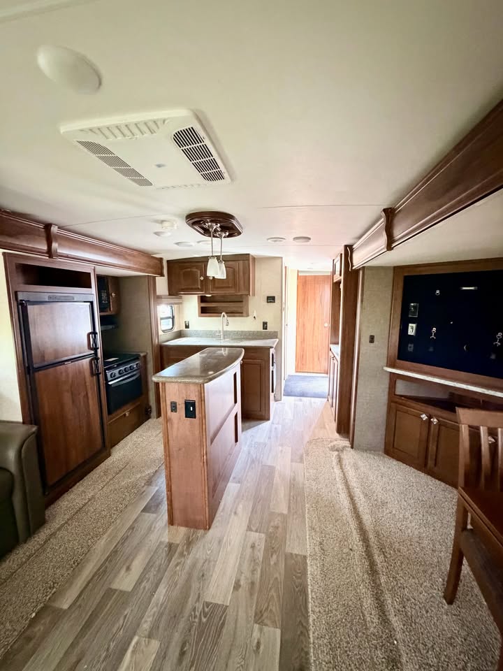 #8195 | 2015 Heartland North Trail 32RETS Travel Trailer
