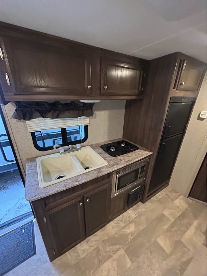 #8201 | 2018 Coachmen Apex Nano 193BHS Travel Trailer