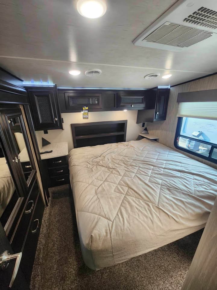 #8219 | 2018 Heartland Road Warrior 427 RW Fifth Wheel Toy Hauler