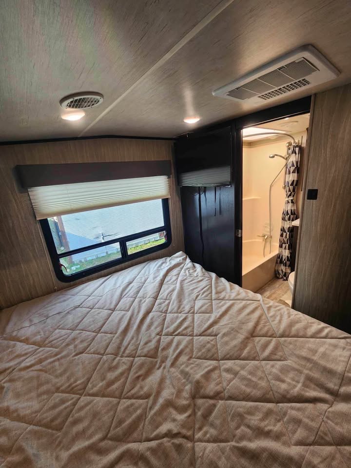 #8219 | 2018 Heartland Road Warrior 427 RW Fifth Wheel Toy Hauler