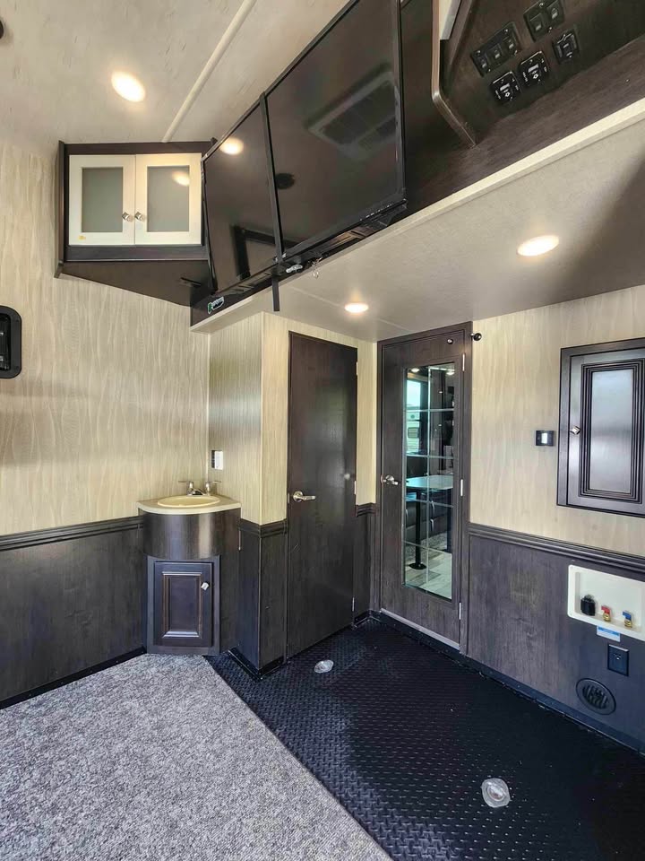 #8219 | 2018 Heartland Road Warrior 427 RW Fifth Wheel Toy Hauler