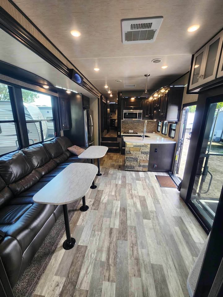 #8219 | 2018 Heartland Road Warrior 427 RW Fifth Wheel Toy Hauler