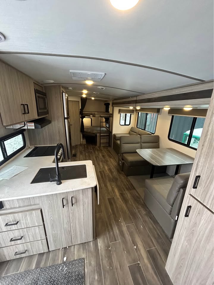 #8223 | 2022 Keystone Passport 2951BH Travel Trailer