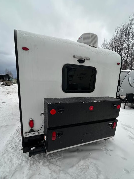 2022_GulfStream_Vista_Cruiser_19RBS_TravelTrailer_exterior back with storage