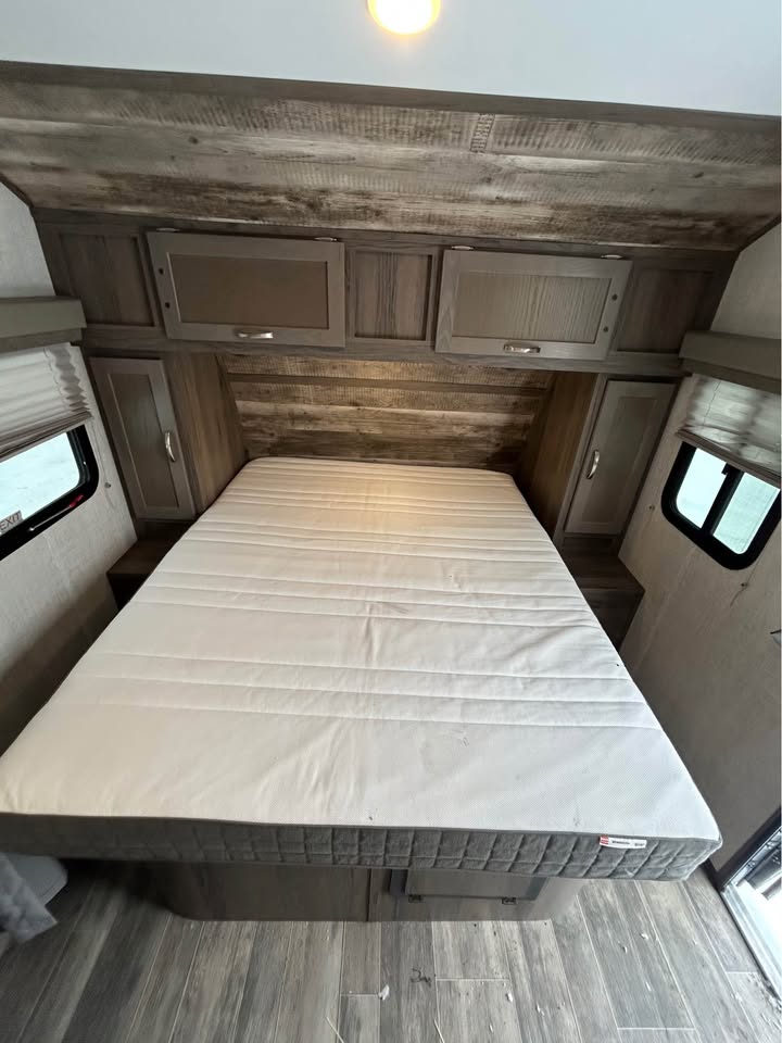 #8224 | 2022 Gulf Stream 19RBS Travel Trailer