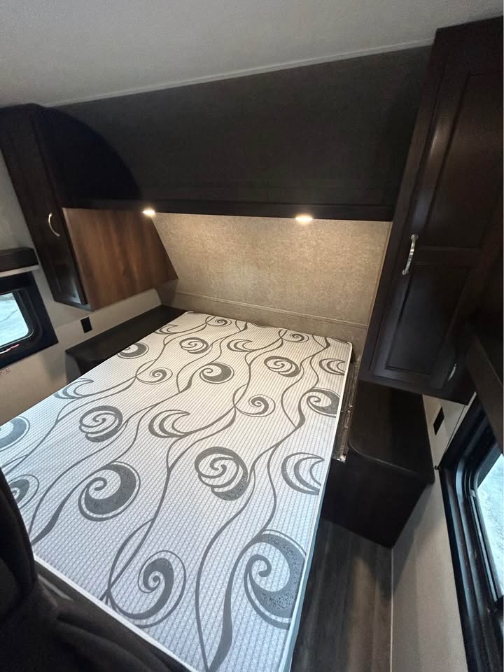 #8227 | 2020 Jayco Jay Flight 267 BHS Travel Trailer | SALE PENDING