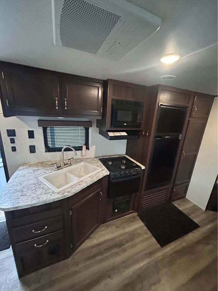 #8227 | 2020 Jayco Jay Flight 267 BHS Travel Trailer | SALE PENDING
